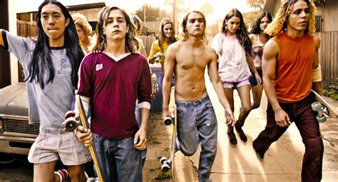 Lords of Dogtown: A Breathtaking Story of Teenage Rebellion and Surfing Triumph!